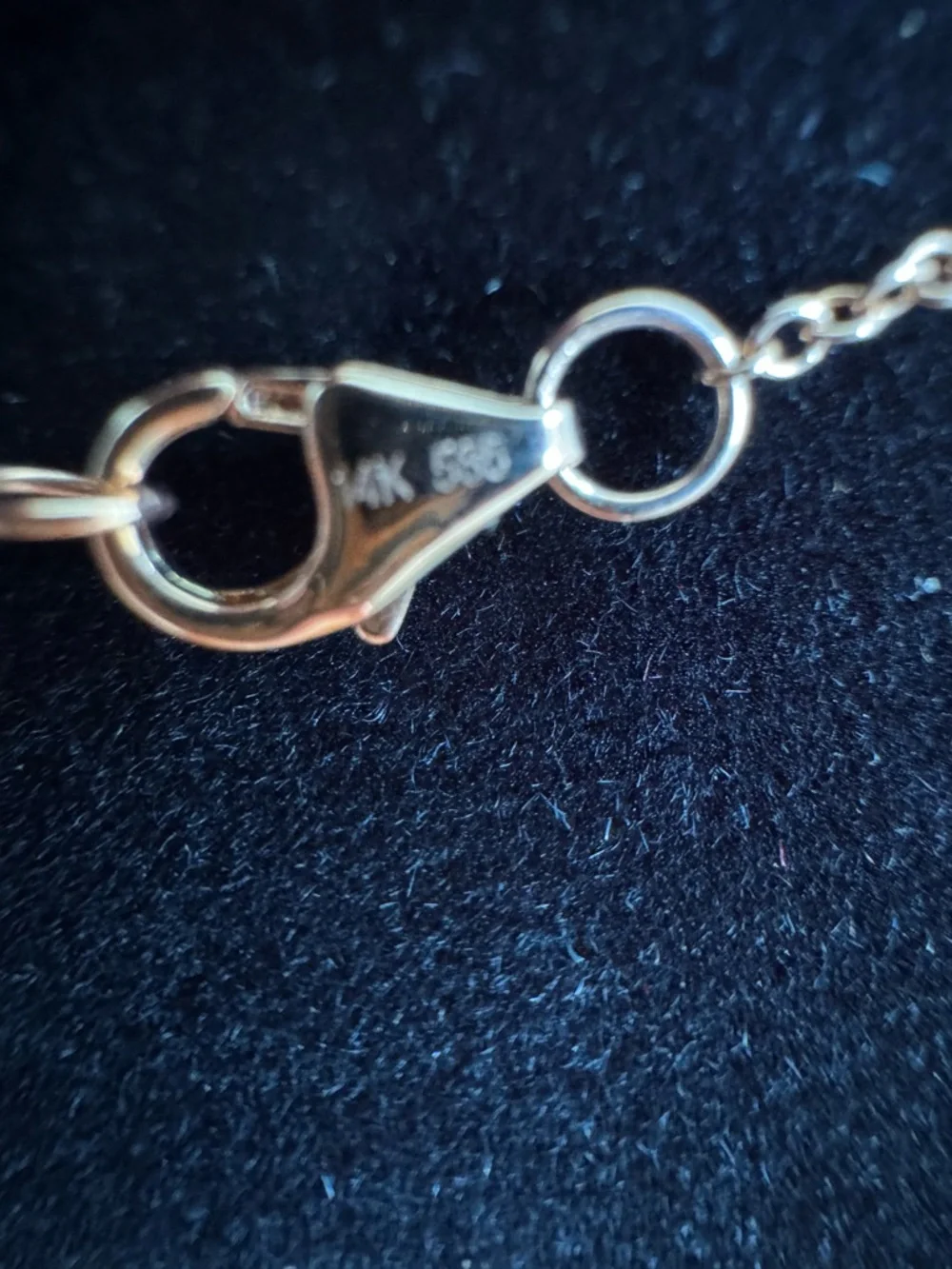 NWOT Rose Gold Hamsa Pendant Necklace - Picture 8 of 8